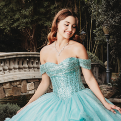 6 Things To Expect at a Quinceañera Ceremony