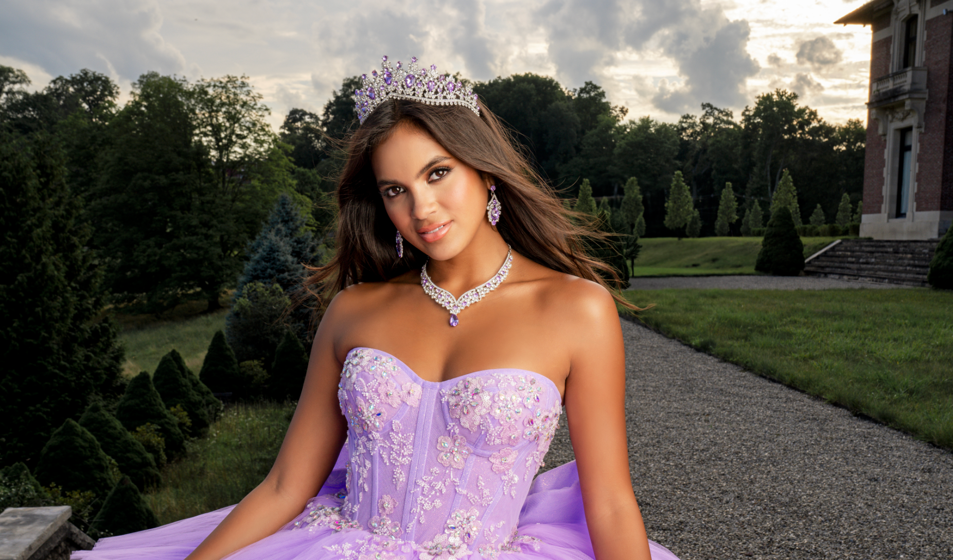 Tips for Sharing Your Quinceañera Dress on Social Media