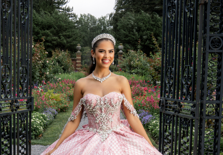 A Guide to Quinceañera Traditions and Etiquette